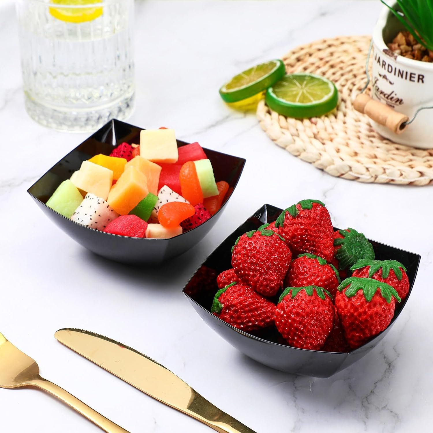 Disposable Plastic Square Medium Salad Bowls 64oz - Image 4